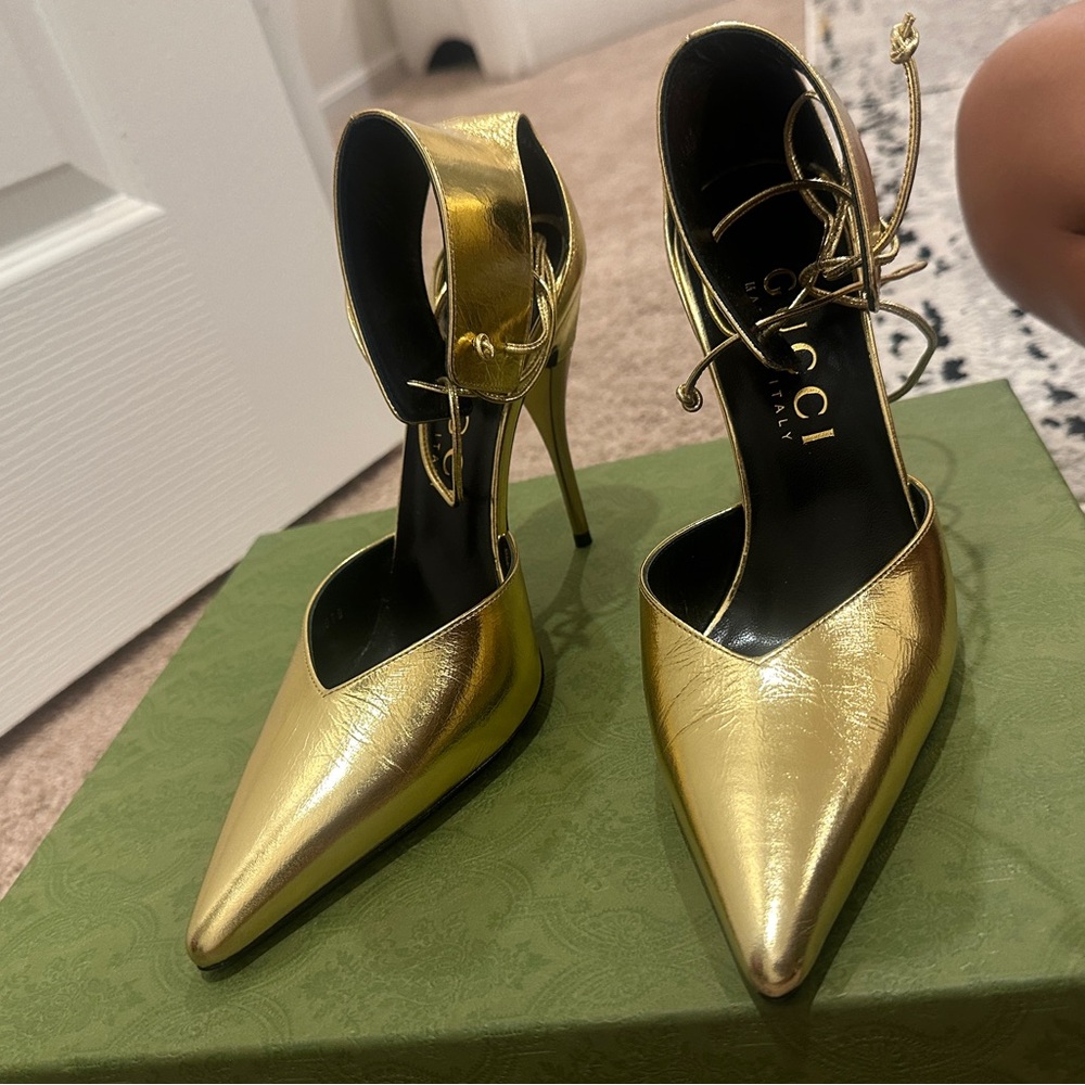 Gucci Ginza Calf King Gold
Size 11
Brand new with box